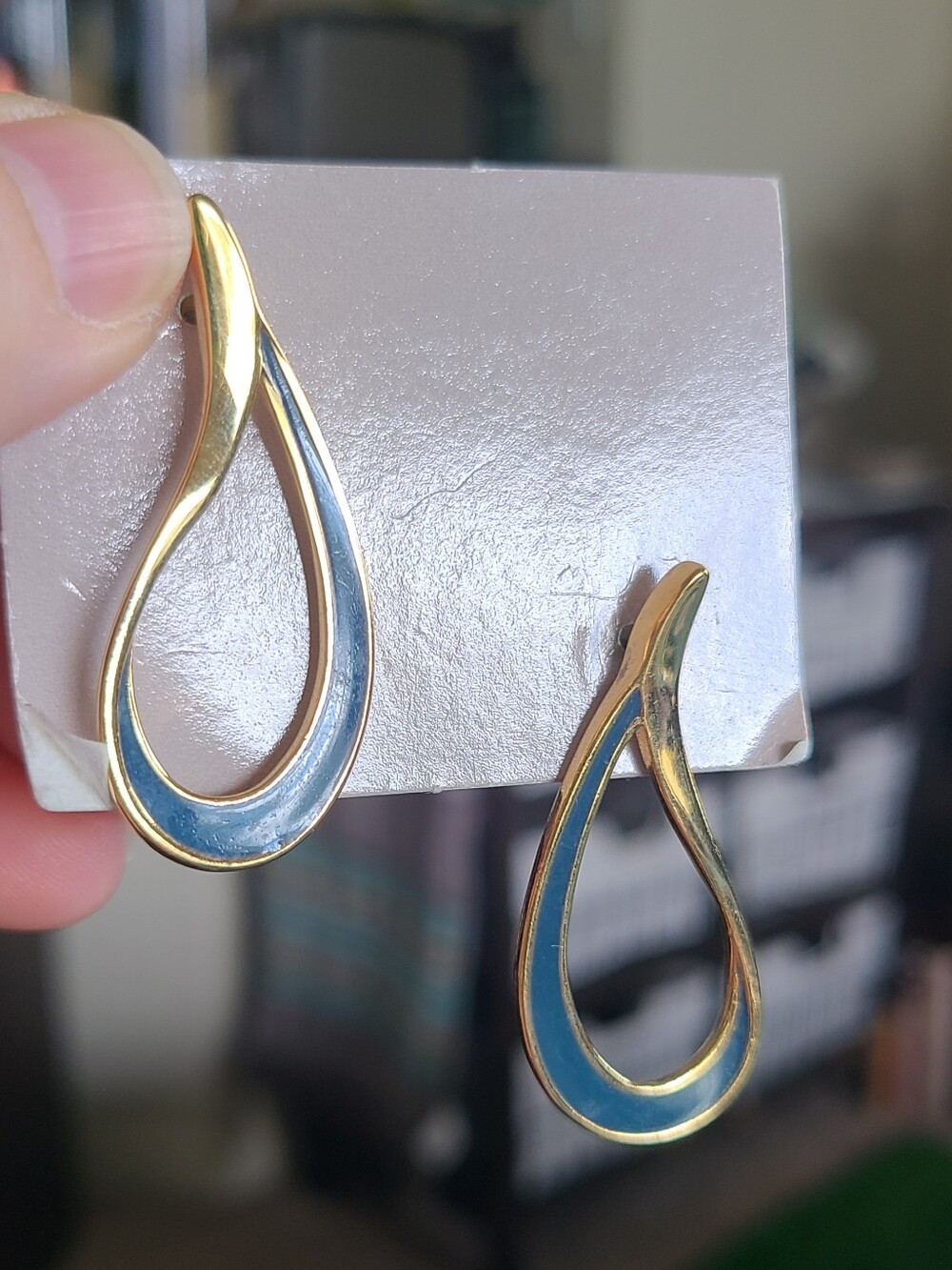 Vintage Avon "Color Swirl" teardrop post earrings from 1986